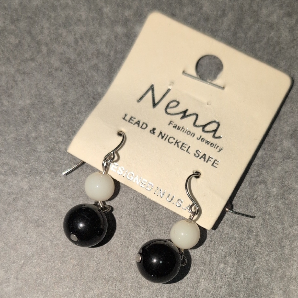 ❤️‍🔥10/$10❤️‍🔥 Nena Fashion Jewelry Black & White Bead Drop Earrings